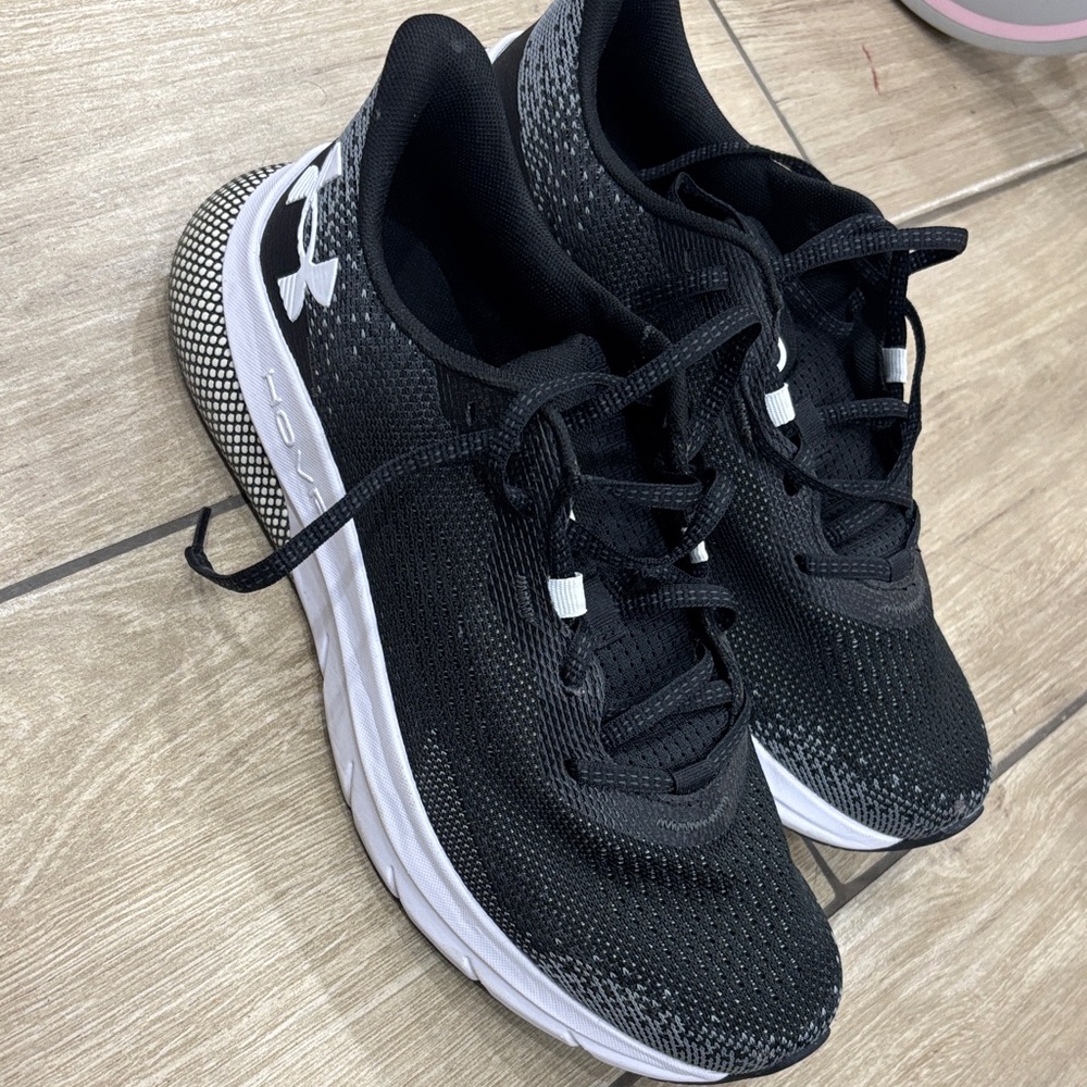 Under Armour Women's Black and White Athletic Shoes